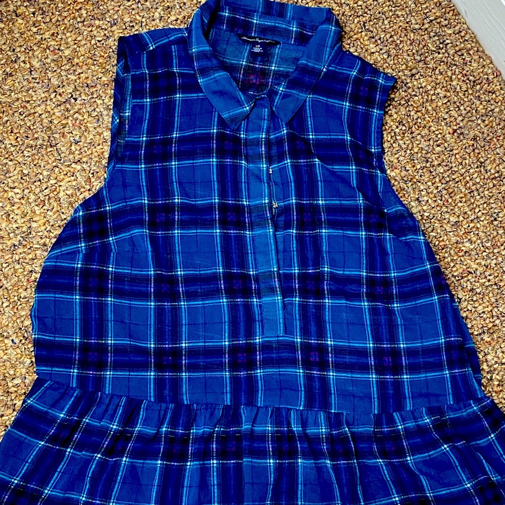 Cute ruffle bottom top